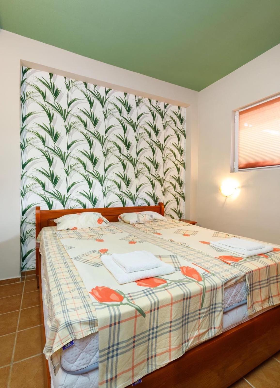 Casa Del Mar Apartments Солнечный берег Экстерьер фото